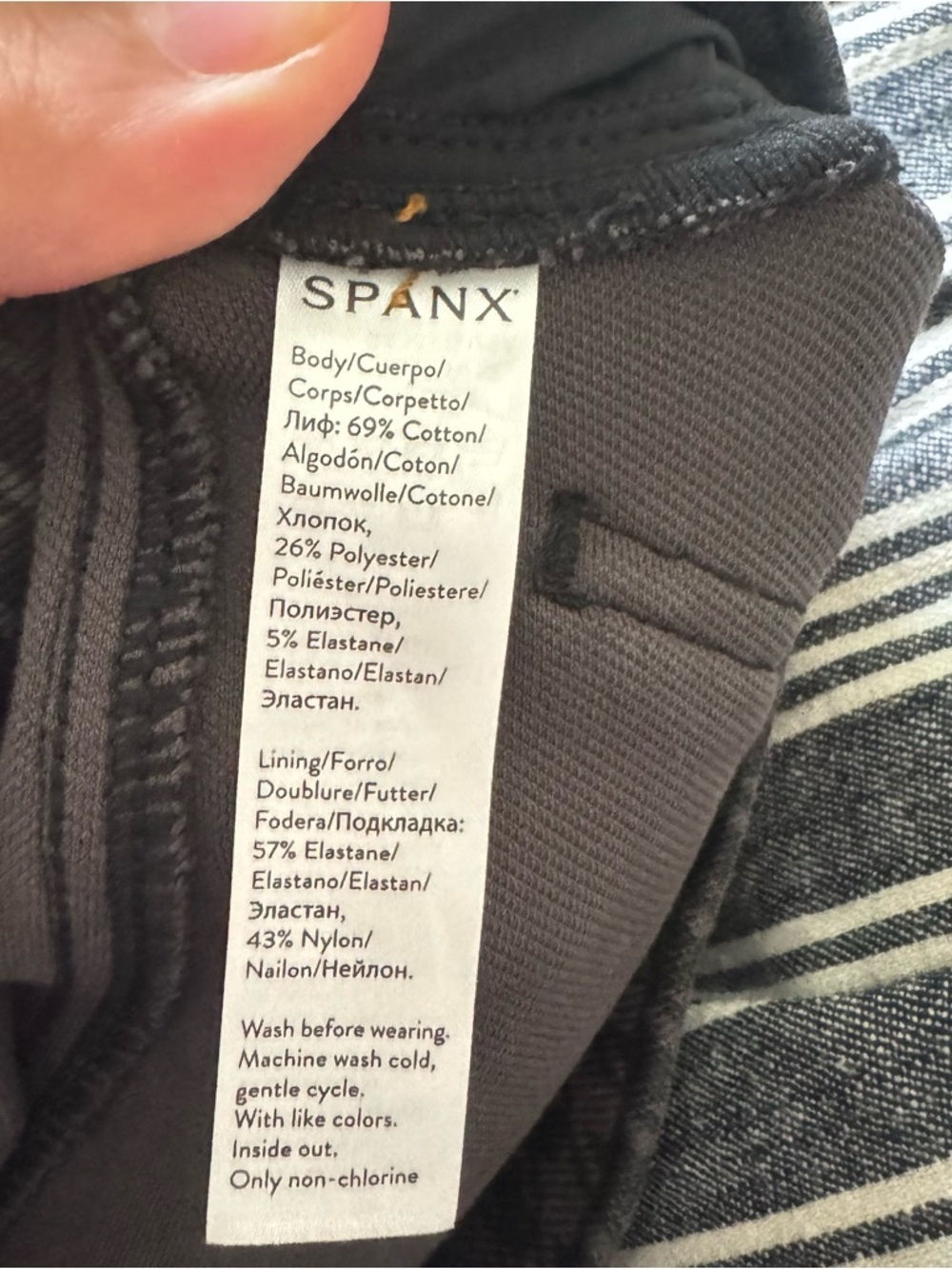 Spanx Jean-ish Ankle Leggings in houndstooth - Picture 5 of 6